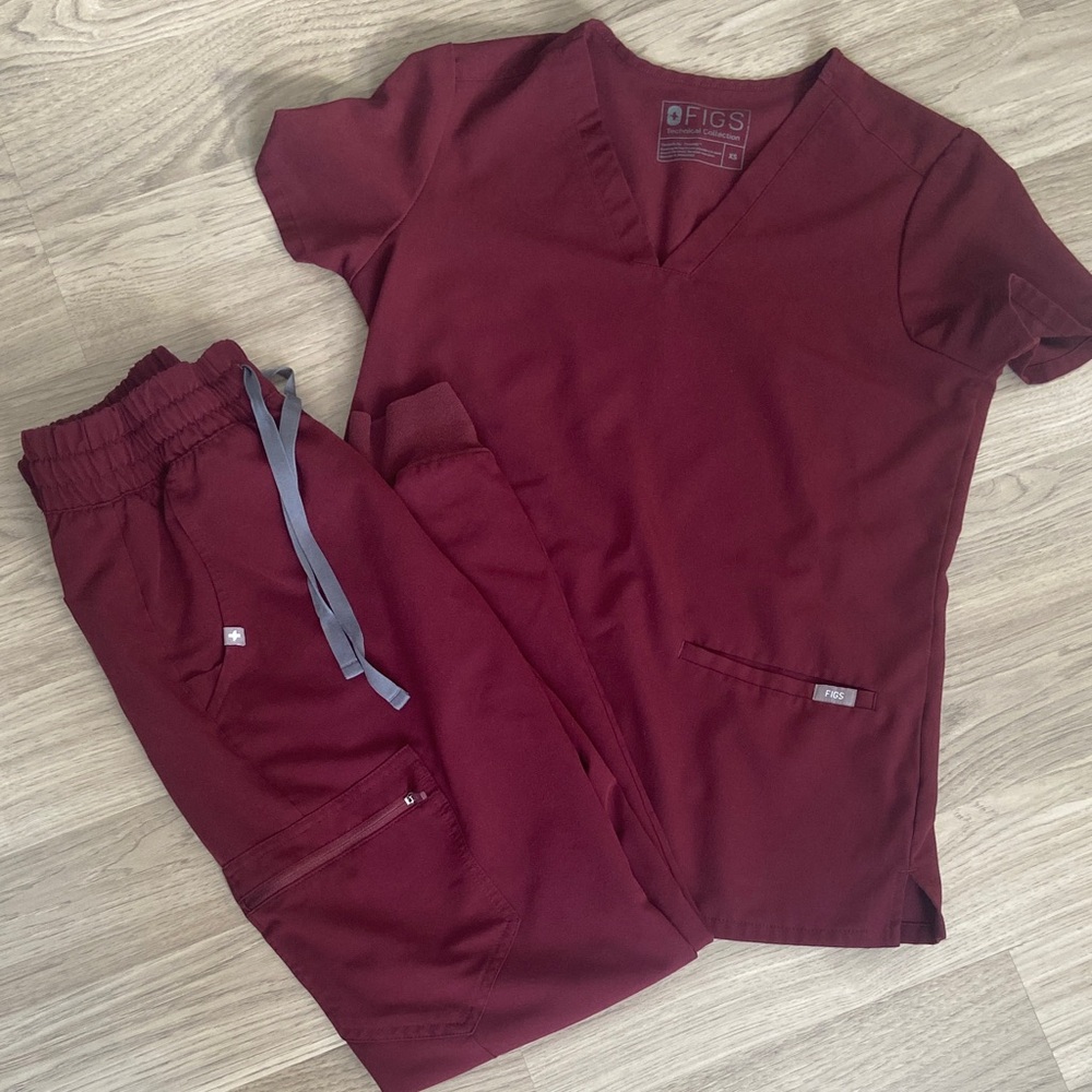 Figs Maroon Scrub Set